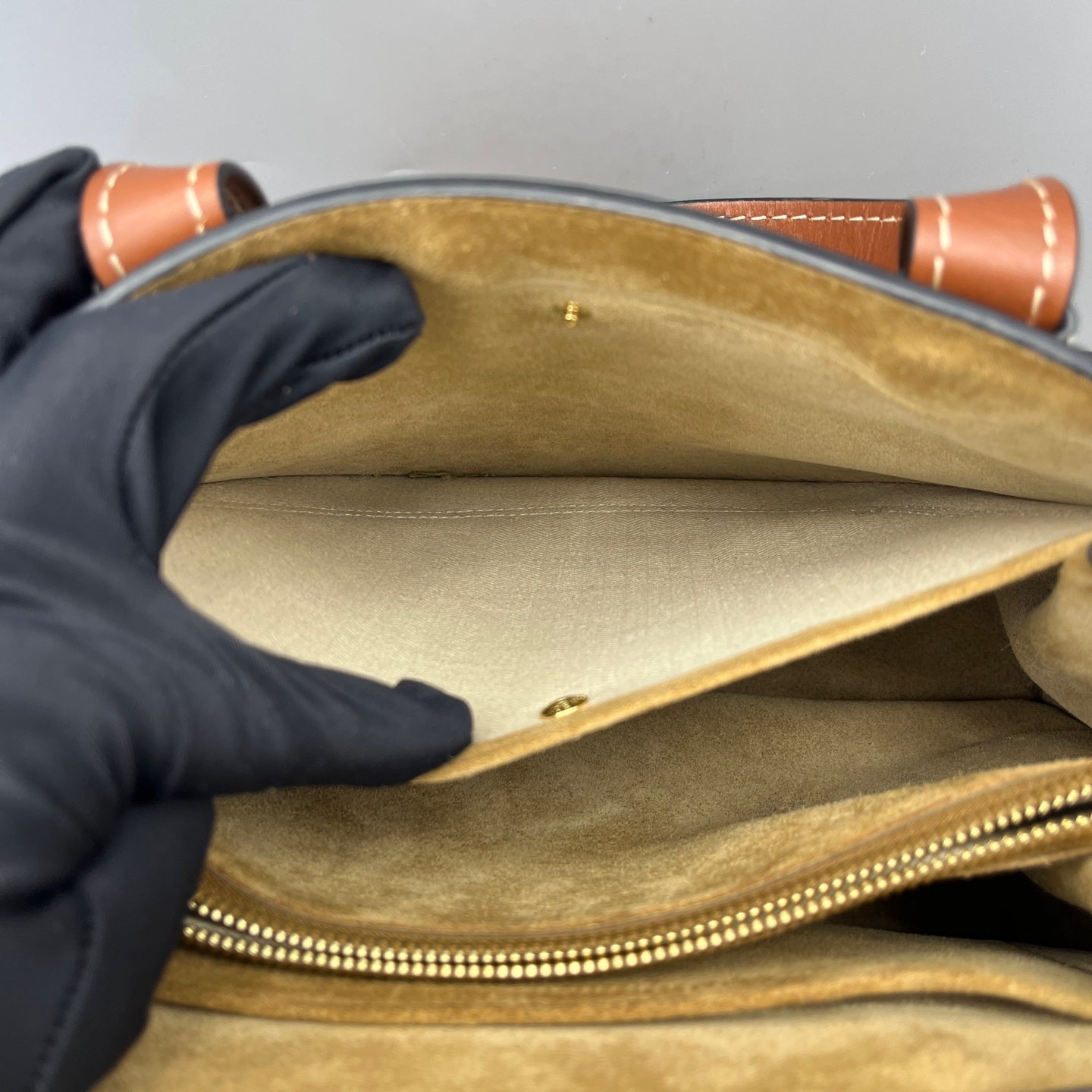 Loewe - Gate Handbag - Grained calfskin leather with smooth calfskin trim - Caramel - (Medium)