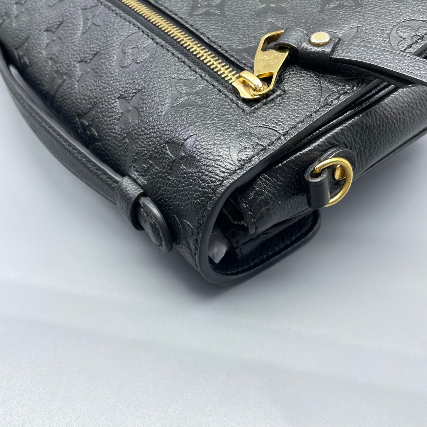 Louis Vuitton - Pochette Metis - Monogram Empreinte leather - Black - (medium)