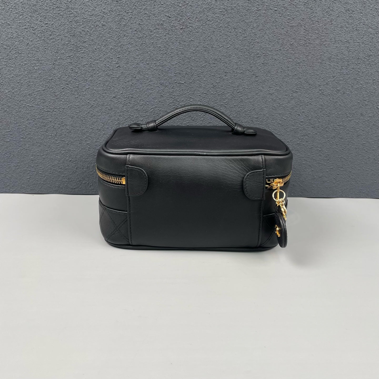 Chanel - Vintage Handheld Makeup Box - Lambskin leather - Black - (small)