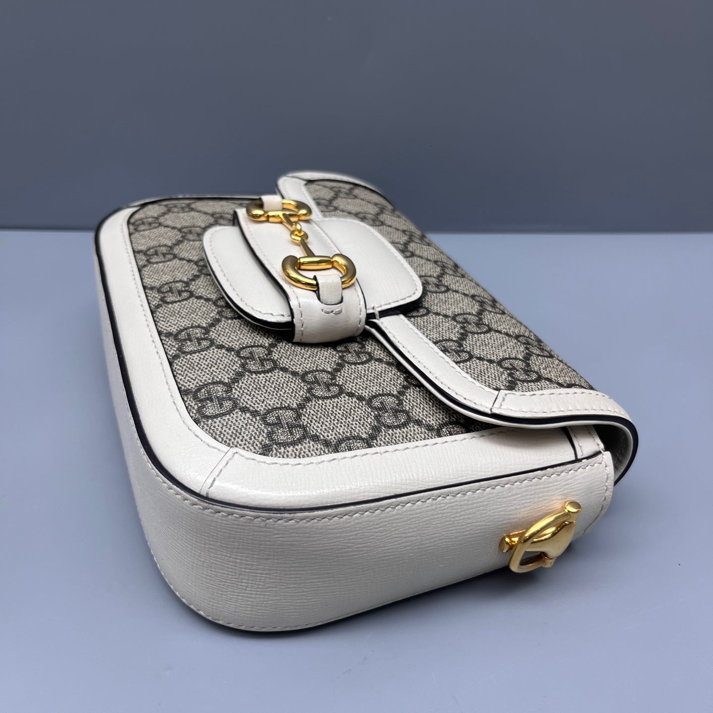 Gucci - 1955 Horsebit Small Shoulder Bag - GG Supreme canvas with leather trim - White - (small)