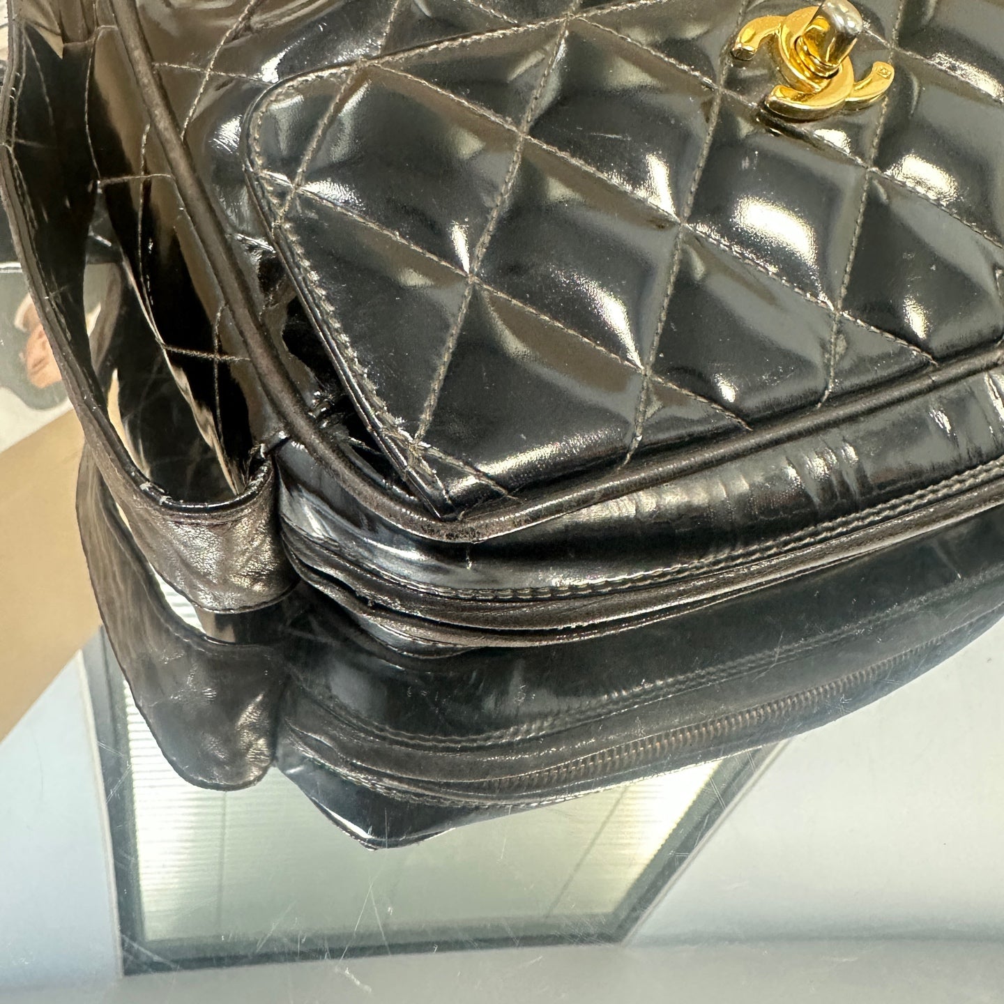 Chanel - Vintage Quilted Camera Bag - Patent leather - Black - (Small)