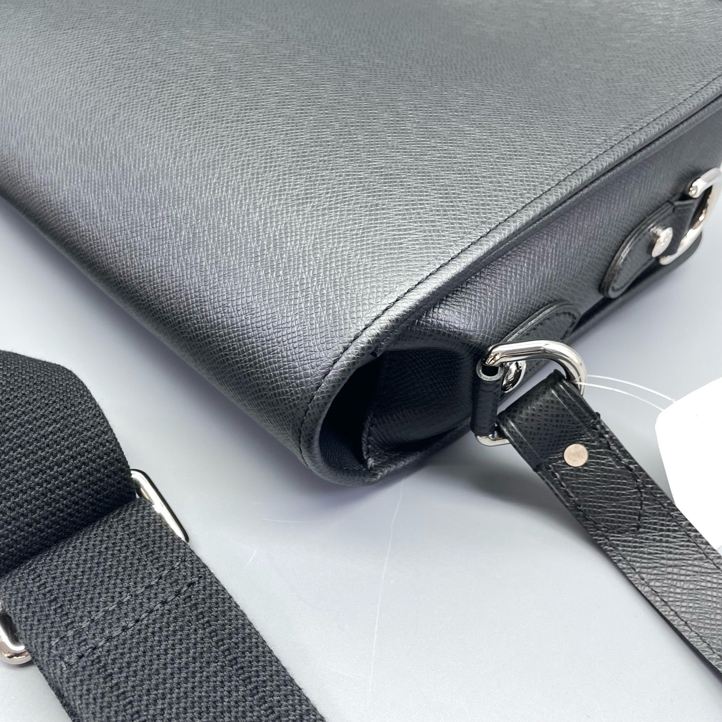 Louis Vuitton - Postman Messenger Bag - Leather - Black - (medium)