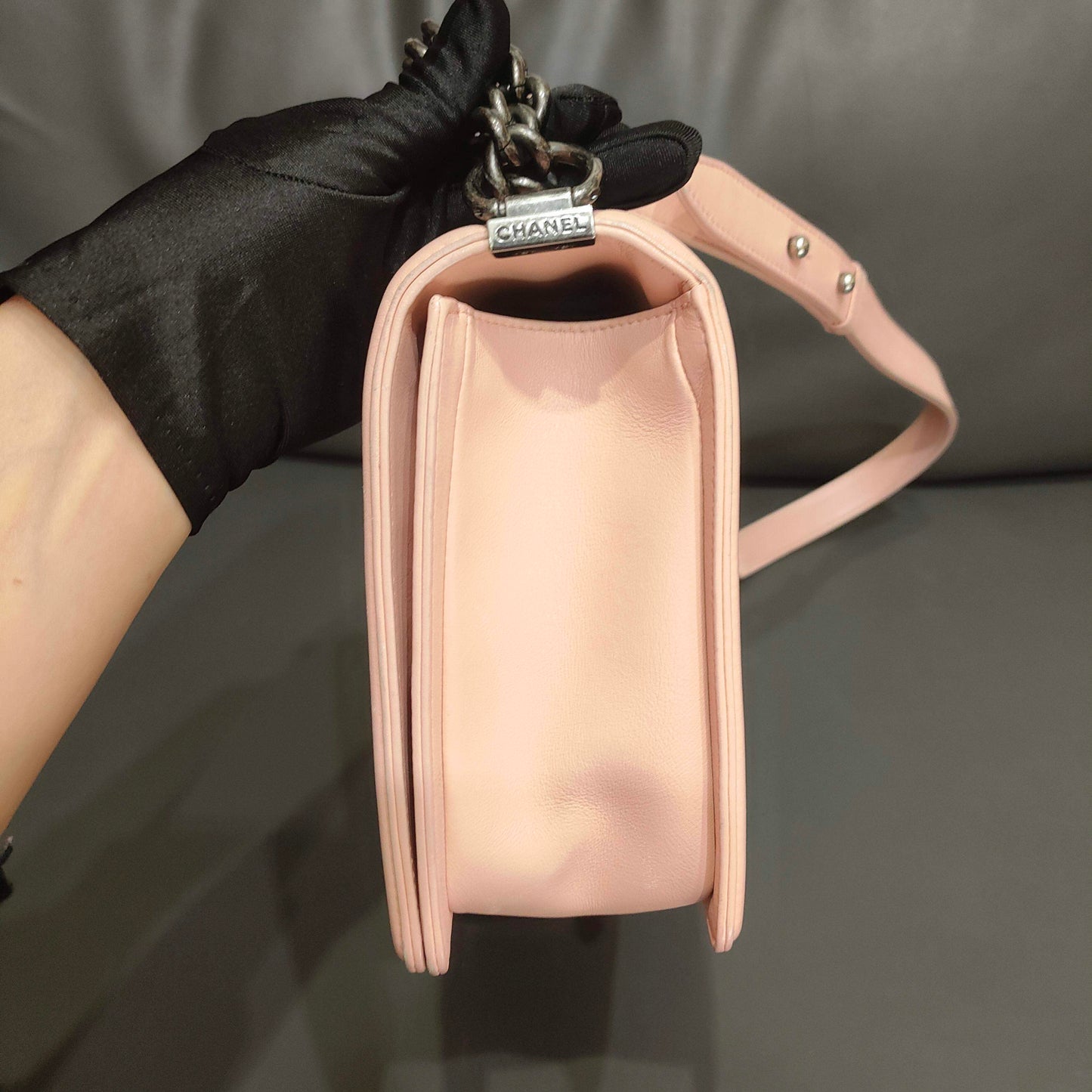 Chanel - Le Boy Medium - Calfskin leather - Light Pink - (Medium)