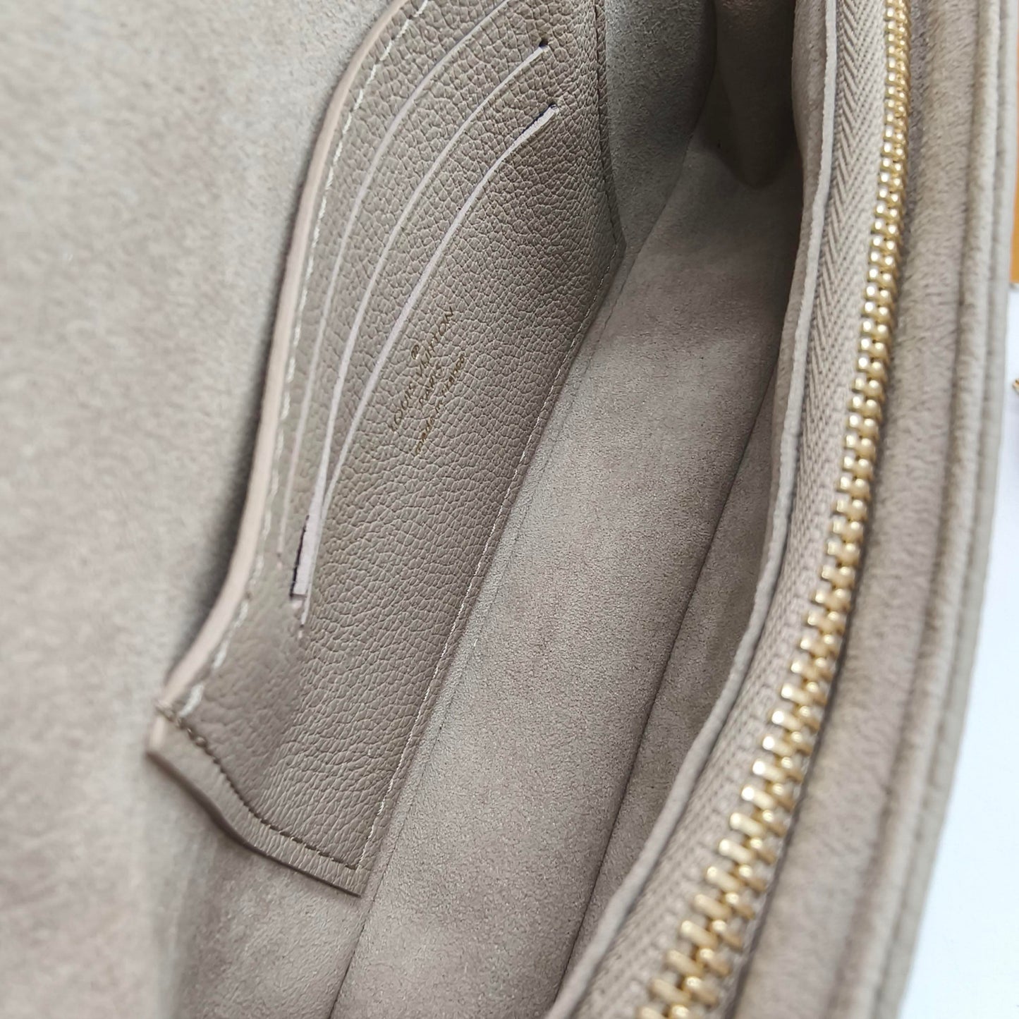 Louis Vuitton - Ivy Shoulder Bag - Embossed soft grained cowhide leather - Grey - (mini)