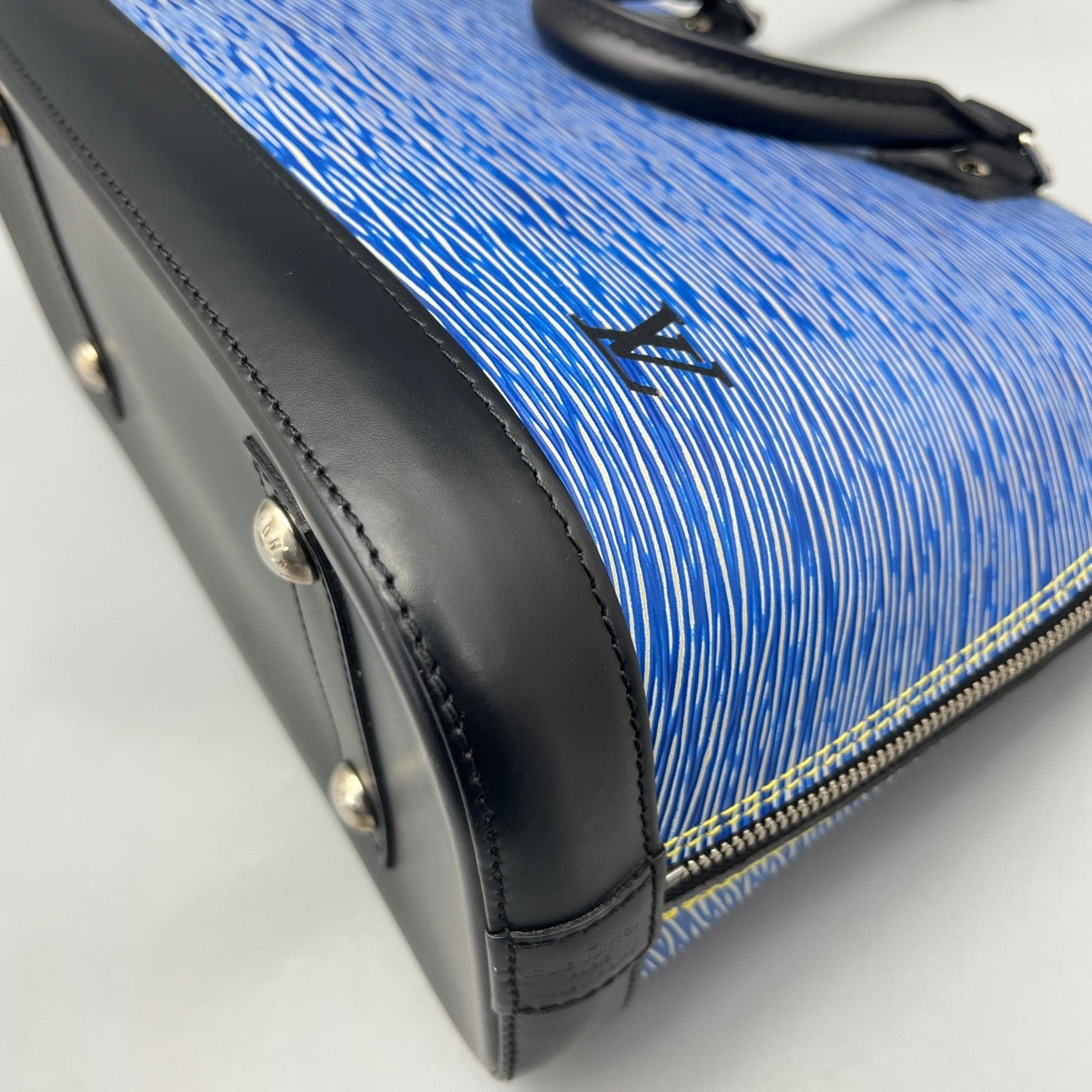 Louis Vuitton - Alma PM - Epi Leather - Blue and Black - (Medium)