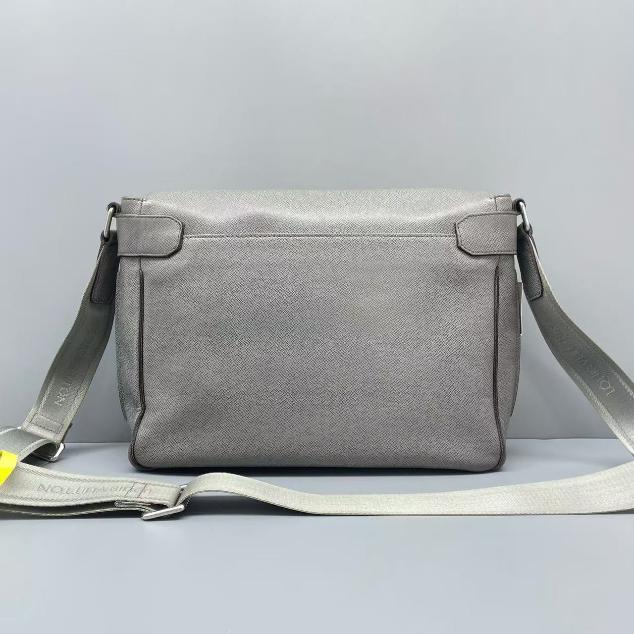 Louis Vuitton - Flap Messenger Briefcase - Epi leather - Grey - (Medium)
