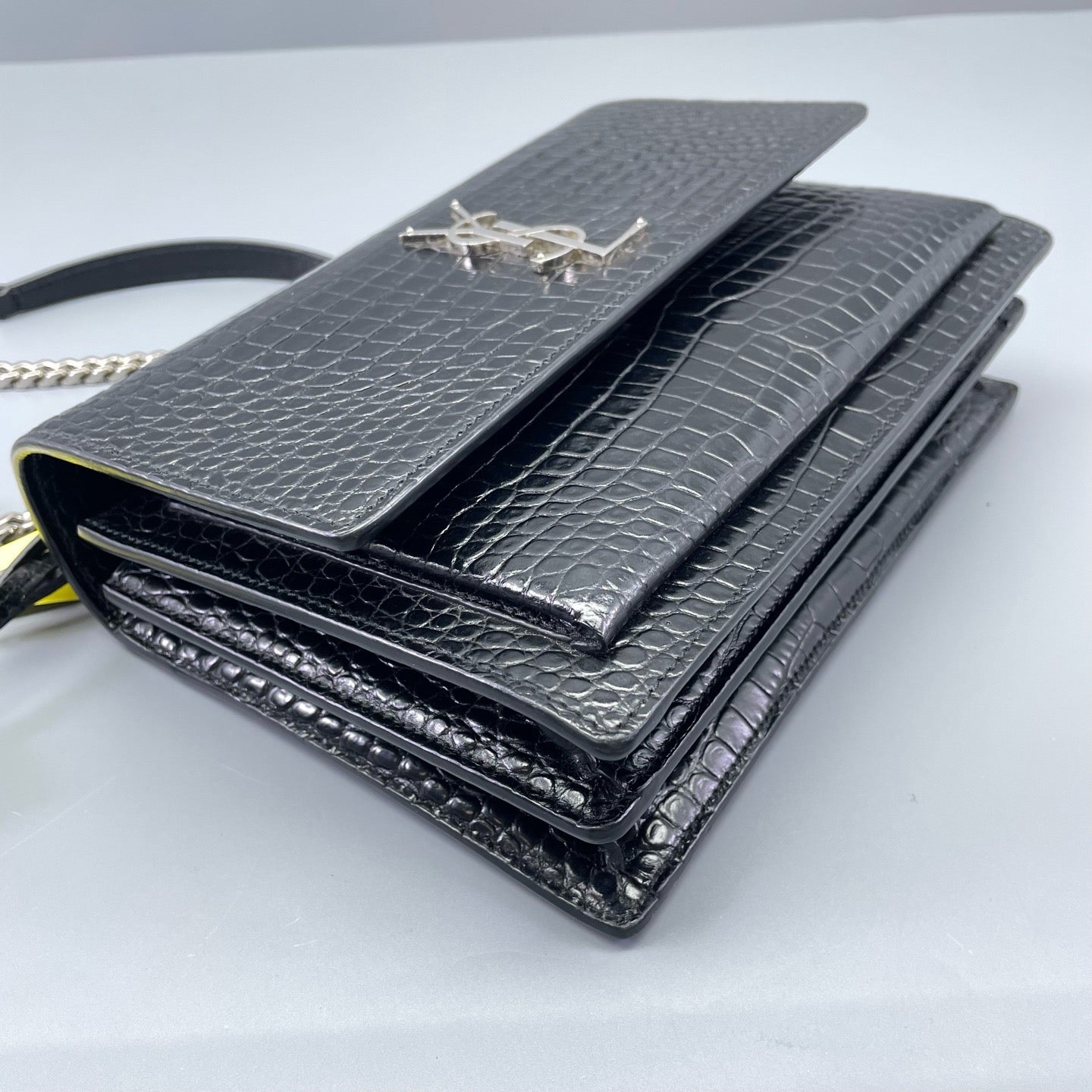 Saint Laurent - Sunset - Calfskin leather with crocodile embossing - Black - (Medium)