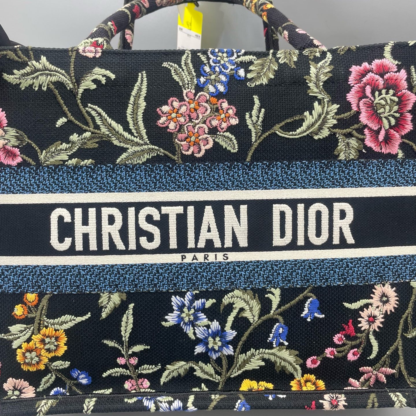 Dior - Medium Floral Tote - Embroidered canvas - Black - (Medium)