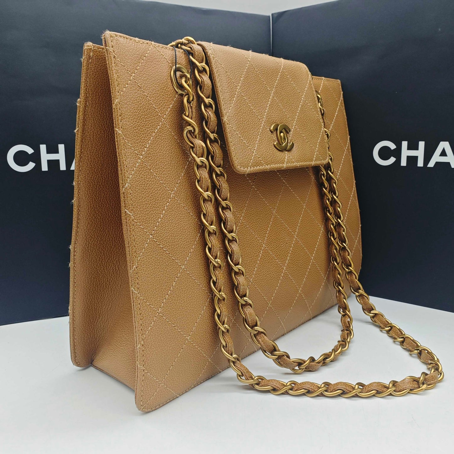 Chanel - Outseam Quilted Flap Shoulder Bag - Grained calfskin leather - Caramel - (Medium)