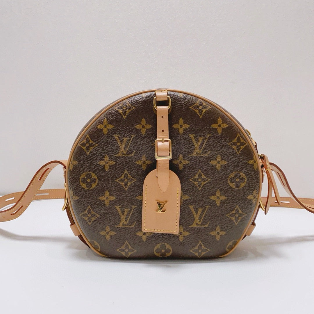 Louis Vuitton - Boite Chapeau Souple - Monogram coated canvas with Vachetta leather trim - Brown - (Small)