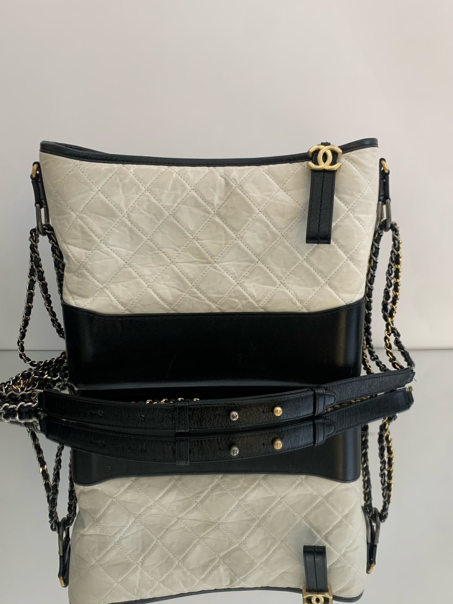 Chanel - Gabrielle Hobo Bag (Medium) - Calfskin leather - Multicolour - (Medium)