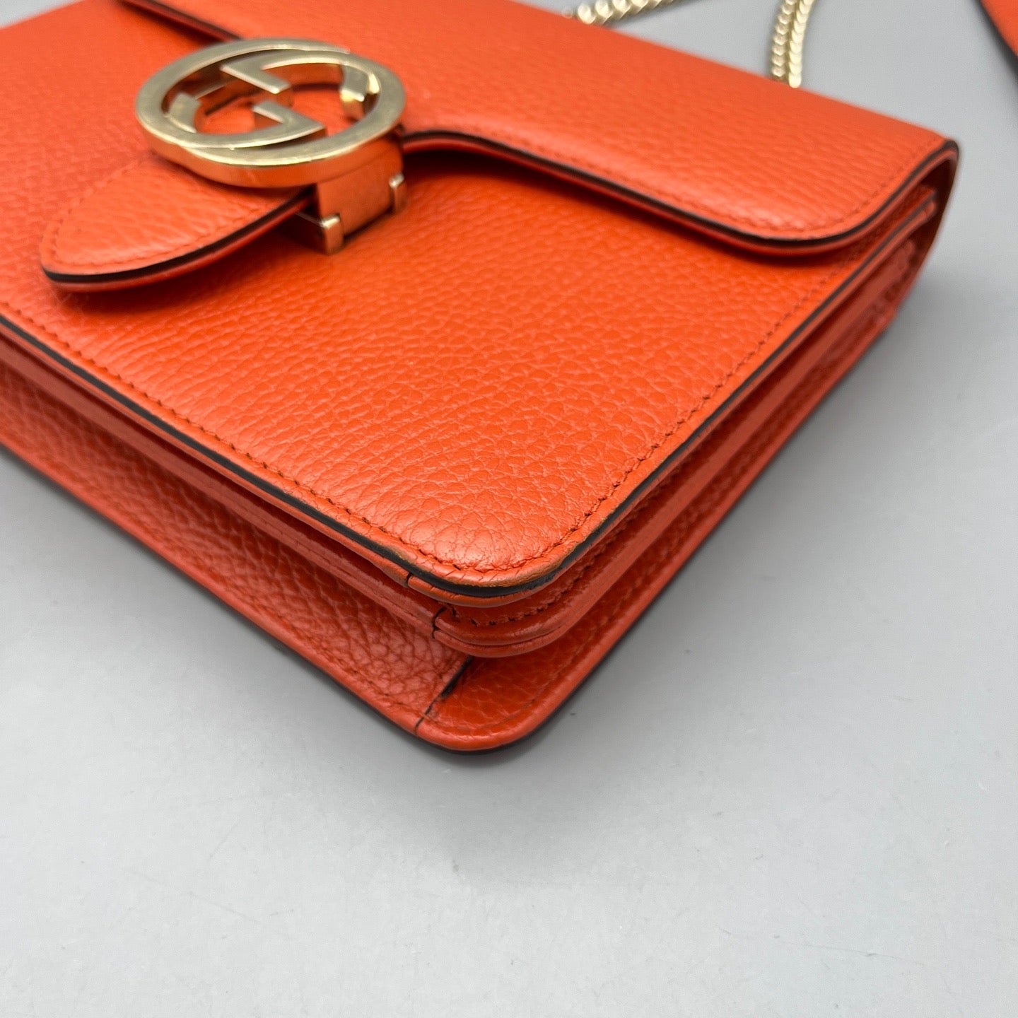 Gucci - Interlocking G Accordion Flap Bag - Grained leather - Orange - (Small)