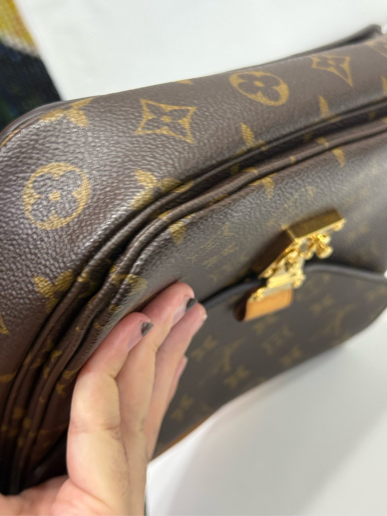 Louis Vuitton - Pochette Metis - Monogram coated canvas with natural cowhide leather trim - Brown - (medium)