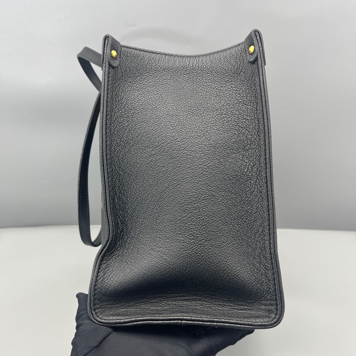Louis Vuitton - Onthego MM - Giant Monogram Empreinte Leather - Black with Beige Monogram - (Medium)