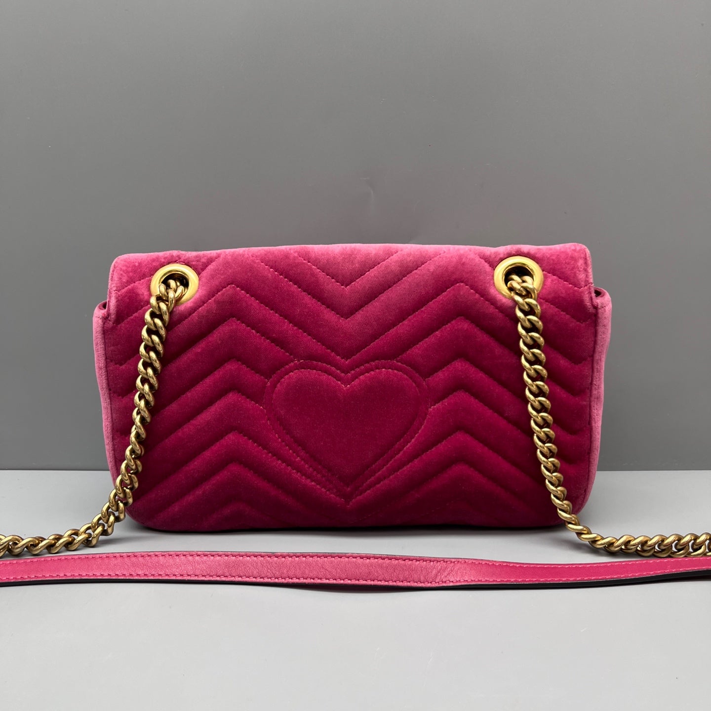 Gucci - GG Marmont Matelassé Medium Shoulder Bag - Velvet - Pink - (medium)