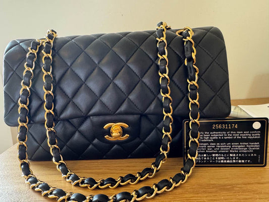 Chanel - Classic Flap Medium - Lambskin leather - Black - (Medium)