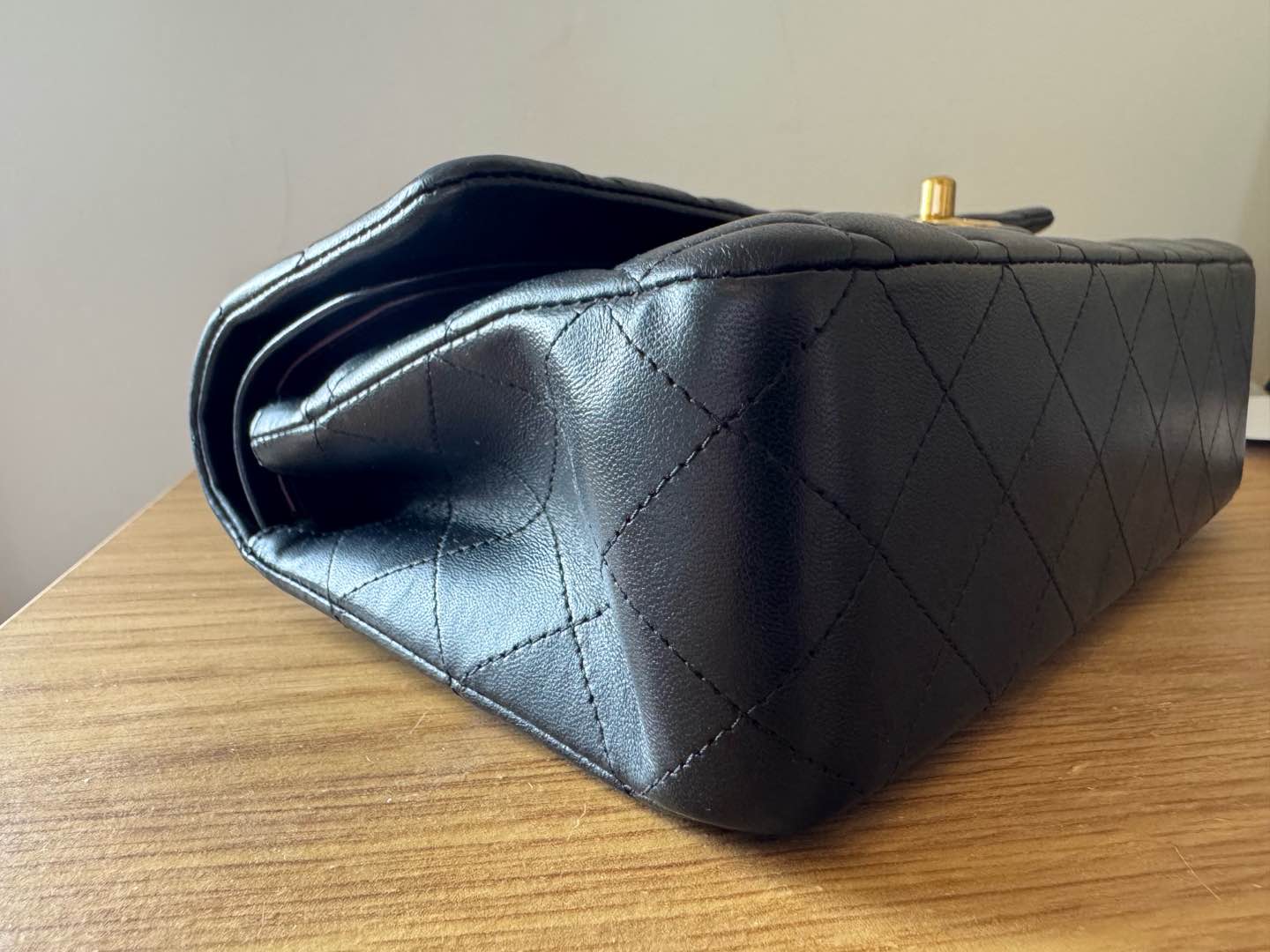 Chanel - Classic Flap Medium - Lambskin leather - Black - (Medium)