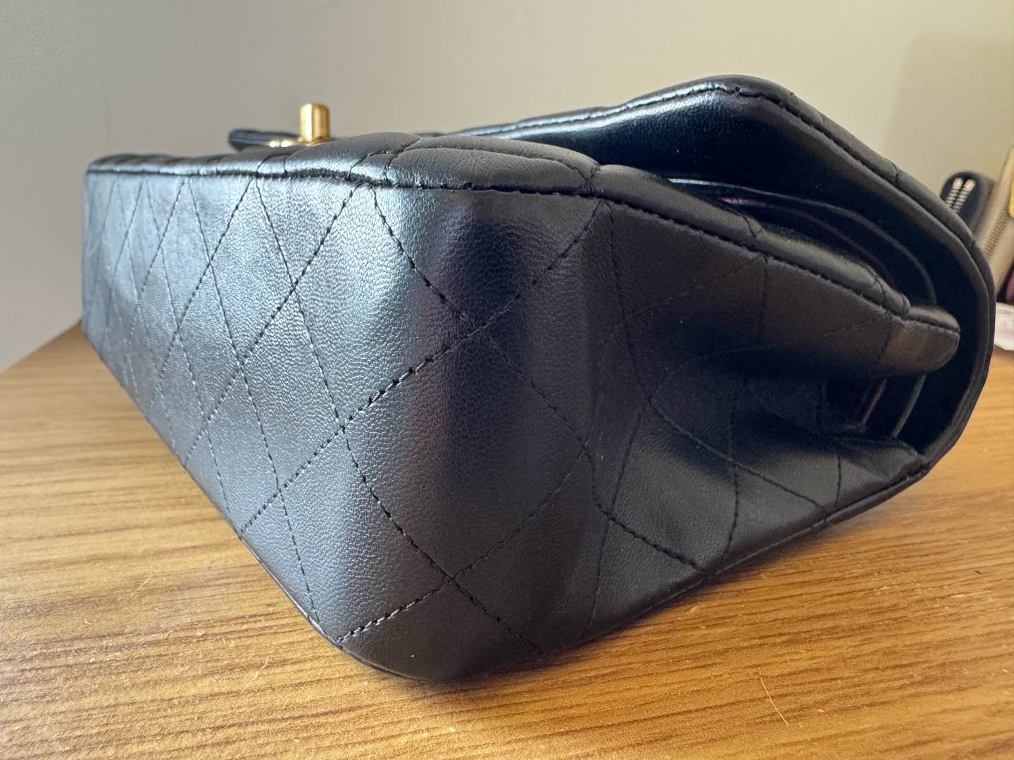 Chanel - Classic Flap Medium - Lambskin leather - Black - (Medium)