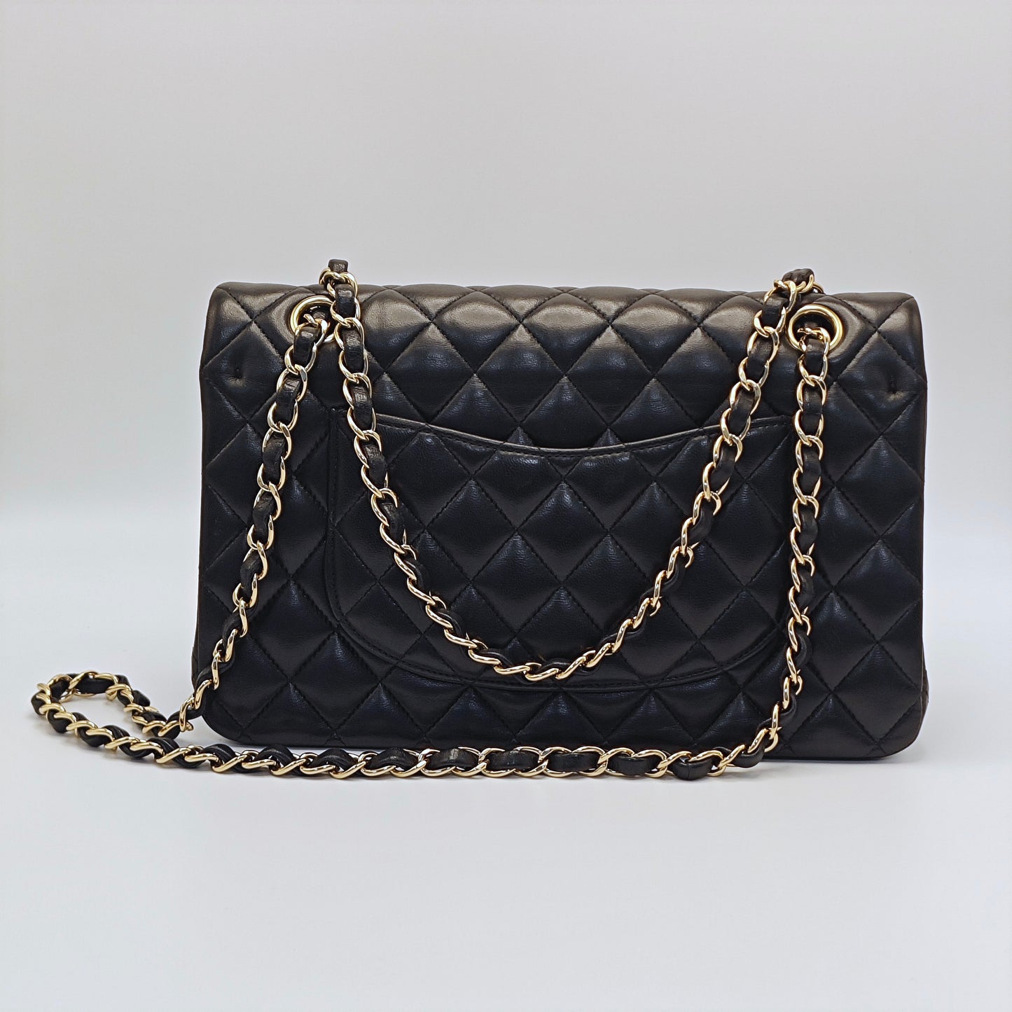 Chanel - Classic Flap Bag - Lambskin leather - Black with Gold-Tone Hardware - (Medium)