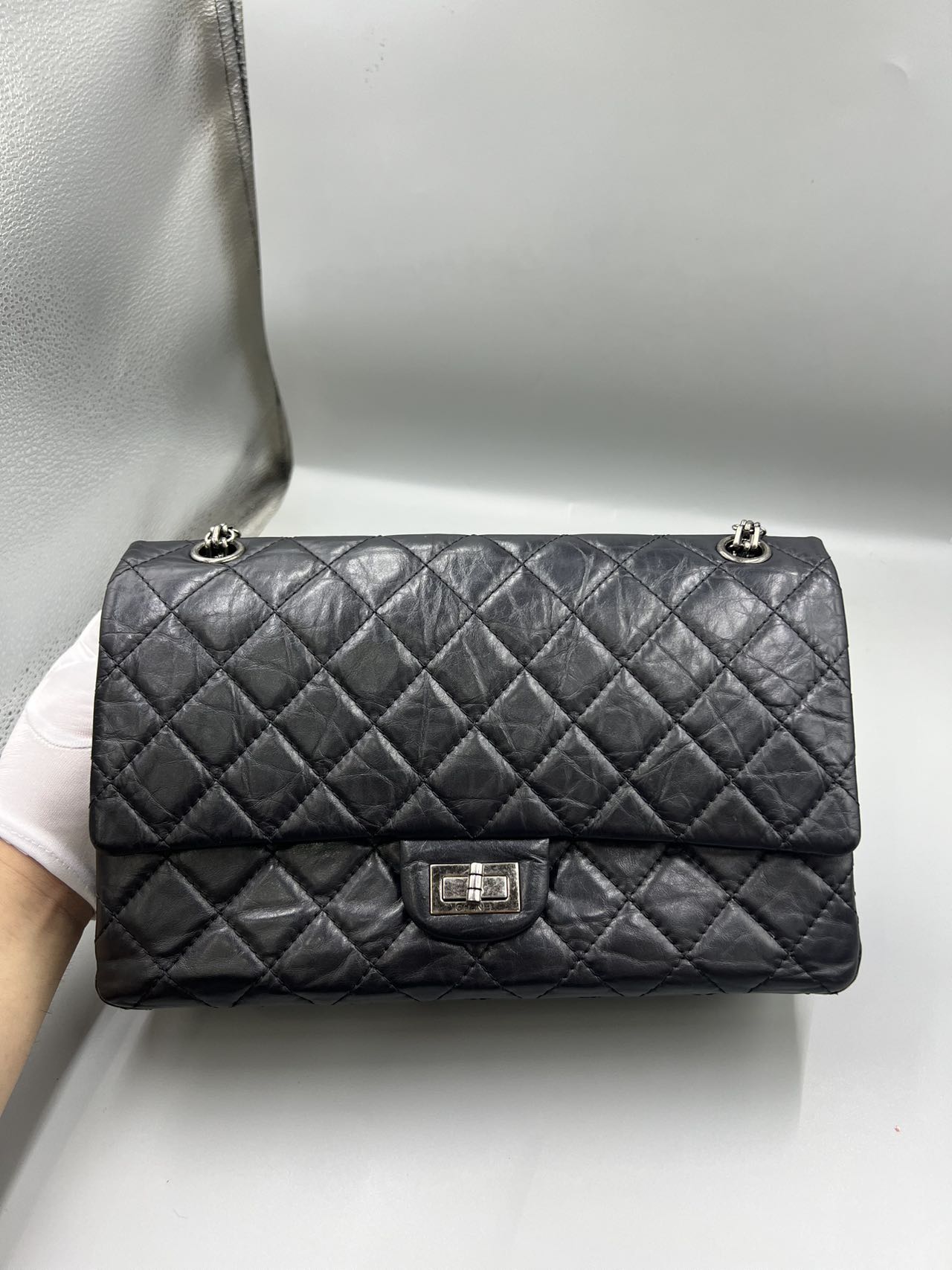 Chanel - 2.55 Reissue Flap Bag - Aged calfskin leather - Black - (Medium)