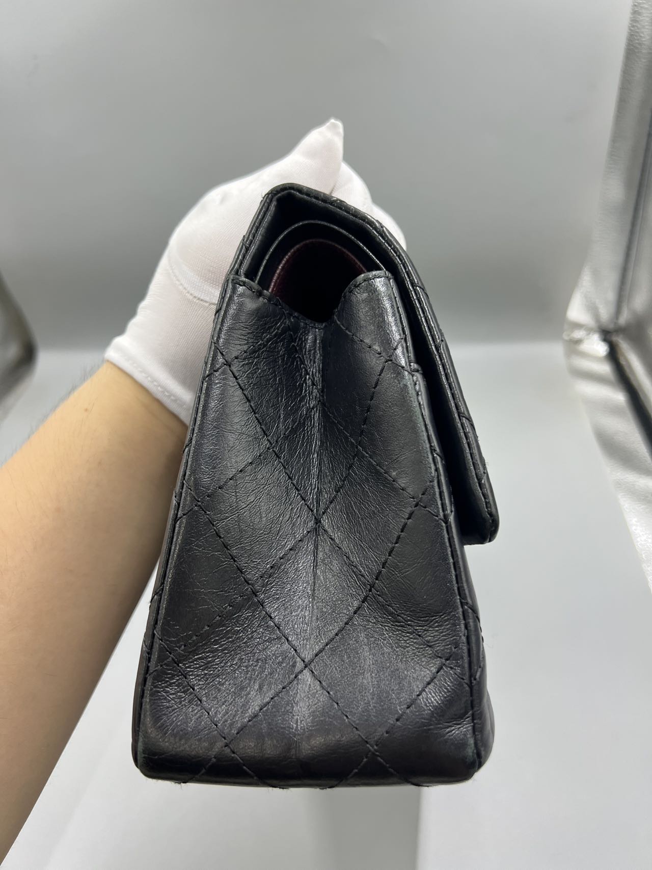 Chanel - 2.55 Reissue Flap Bag - Aged calfskin leather - Black - (Medium)