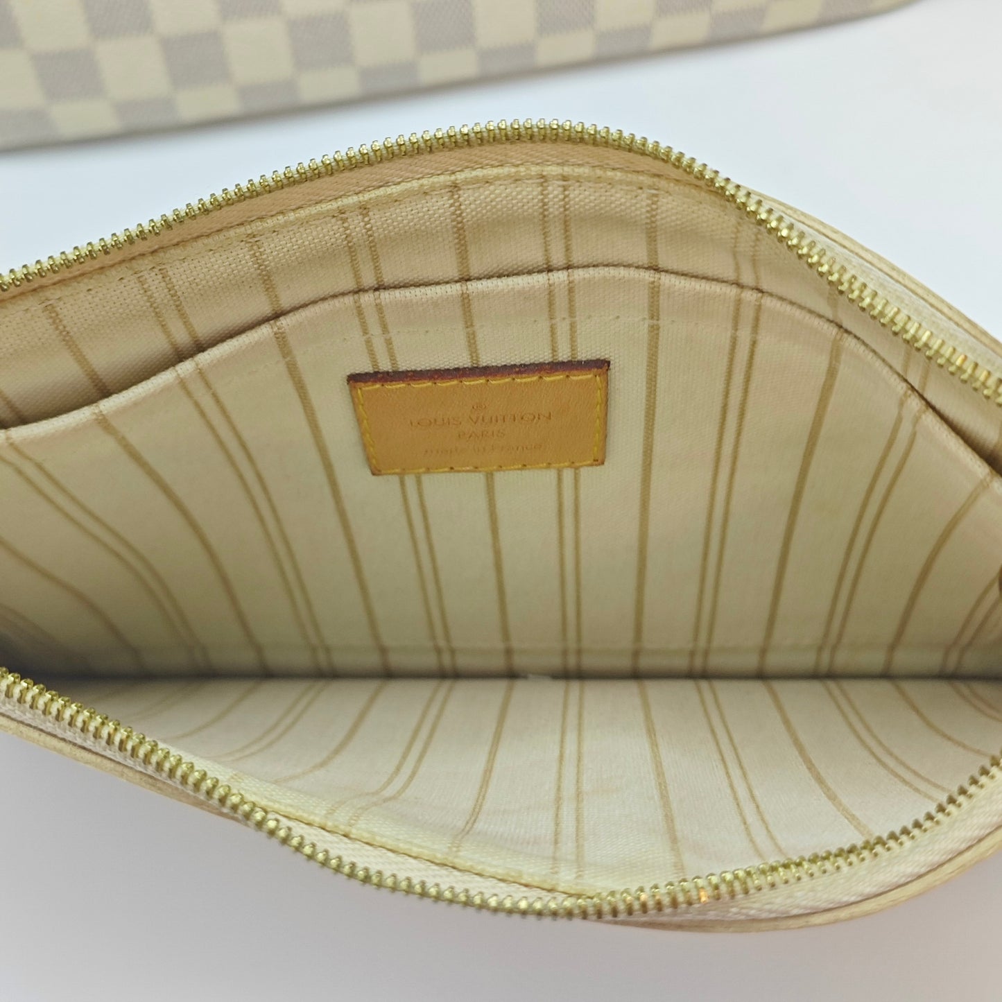 Louis Vuitton - Neverfull MM - Damier Azur coated canvas with Vachetta leather trim - White - (Medium)