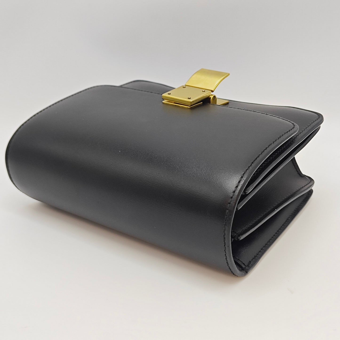 Celine - Classic Box Bag Small (Tofu Bag) - Calfskin leather - Black - (small)