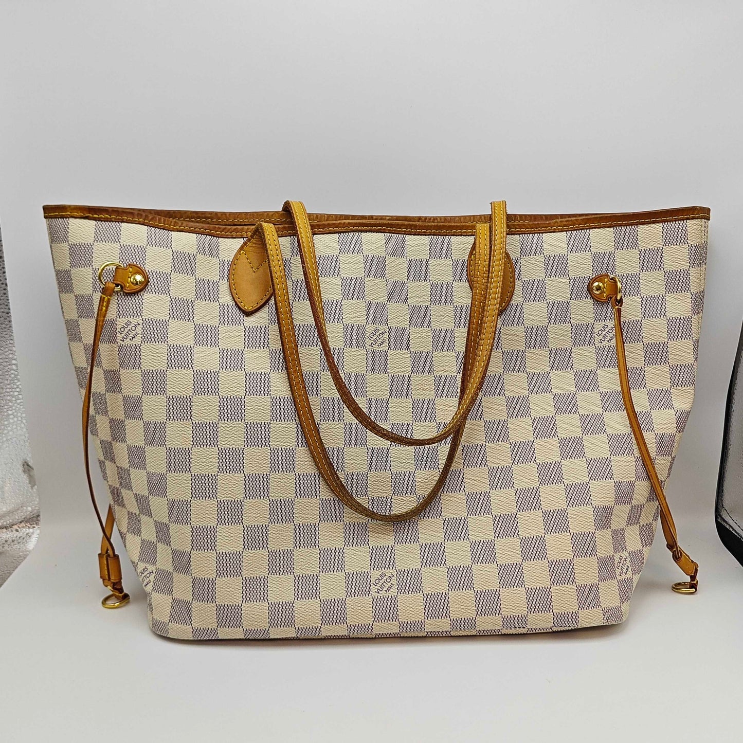 Louis Vuitton - Neverfull MM - Damier Azur coated canvas with Vachetta leather trim - White - (medium)