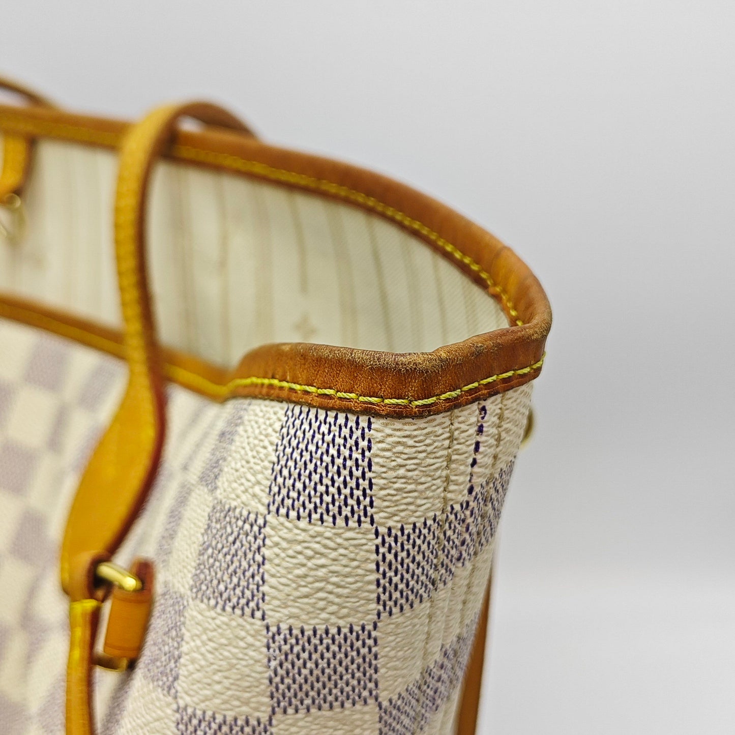 Louis Vuitton - Neverfull MM - Damier Azur coated canvas with Vachetta leather trim - White - (medium)