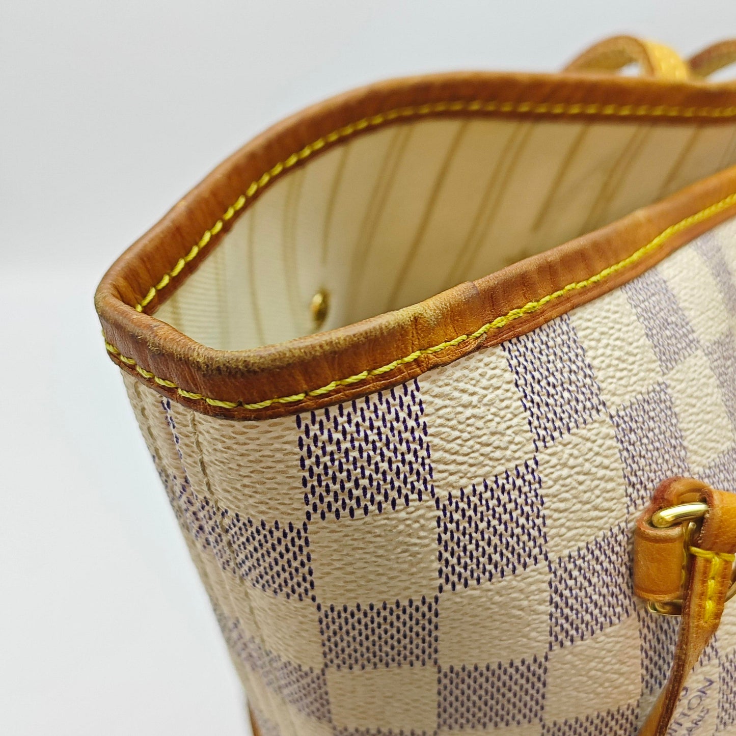 Louis Vuitton - Neverfull MM - Damier Azur coated canvas with Vachetta leather trim - White - (medium)