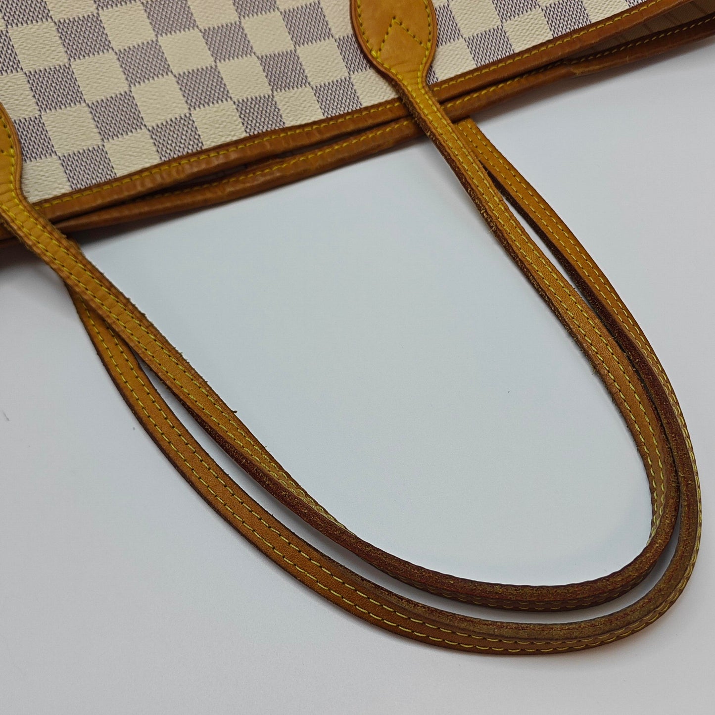 Louis Vuitton - Neverfull MM - Damier Azur coated canvas with Vachetta leather trim - White - (medium)