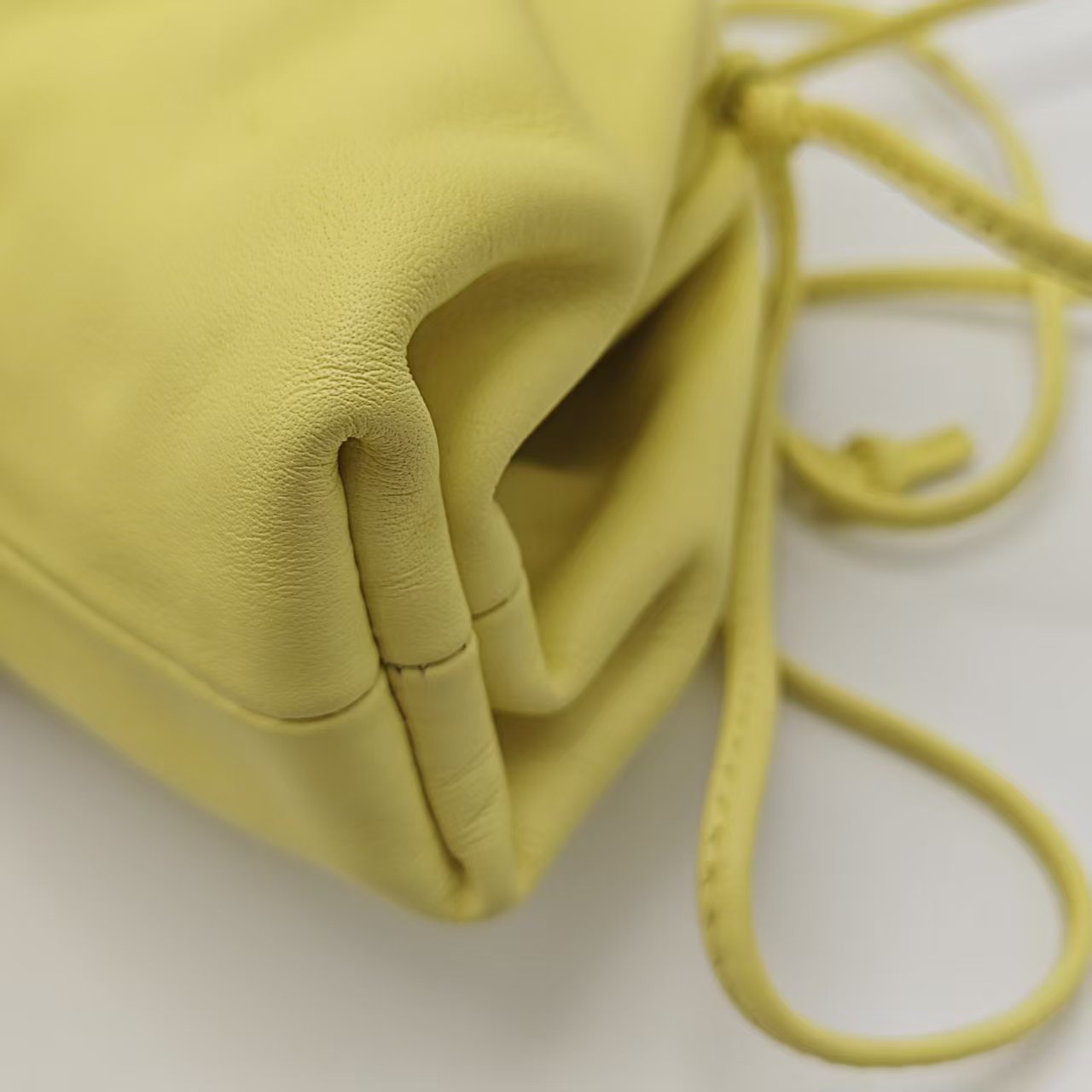 Bottega Veneta - The Mini Pouch - Leather - Yellow - (small)