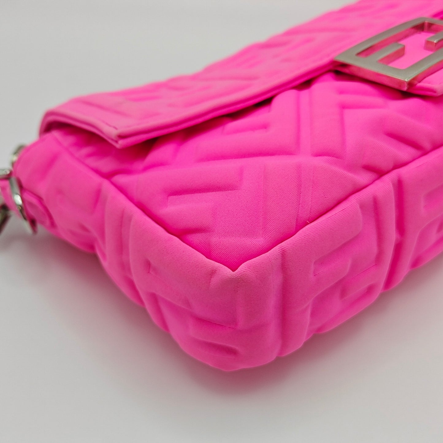 Fendi - Baguette - Padded technical fabric - Pink with Silver-Tone Hardware - (Medium)