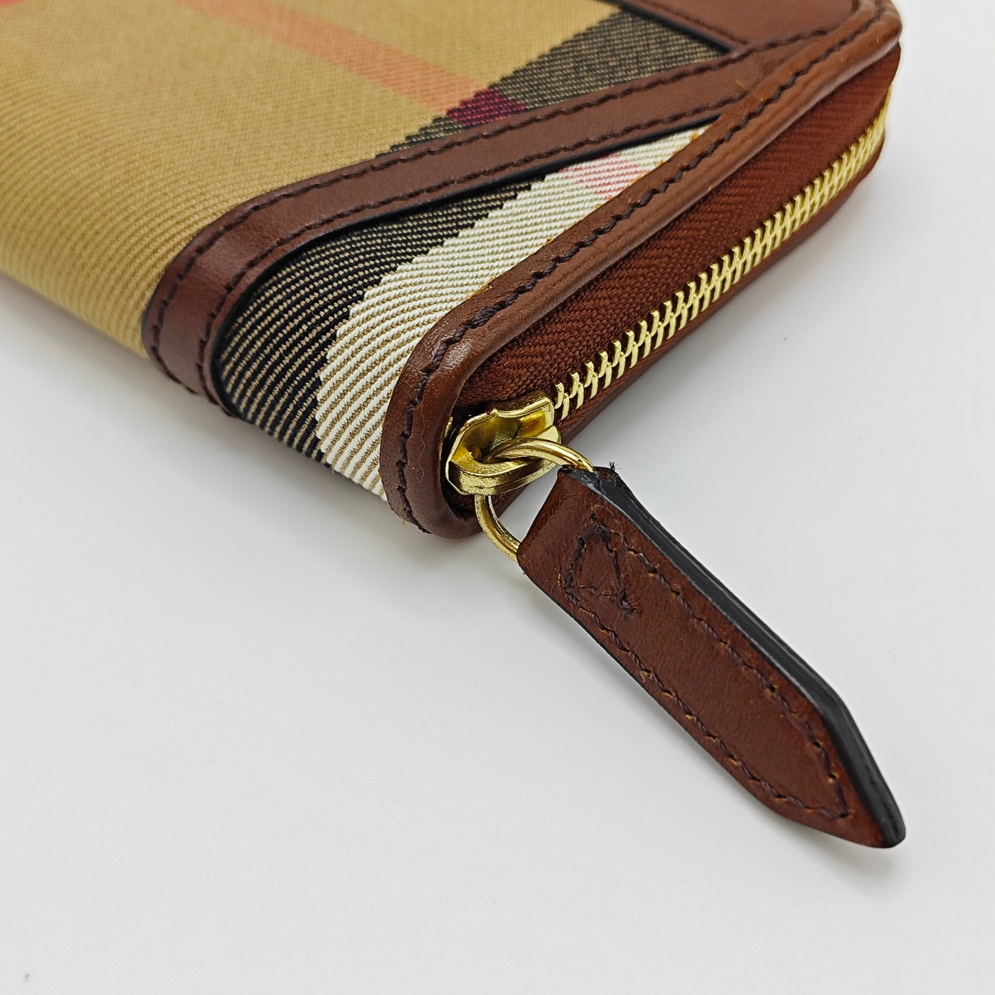 Burberry - Long Zip Wallet - Canvas and Leather - Beige, Brown, Multicolour - (Medium)