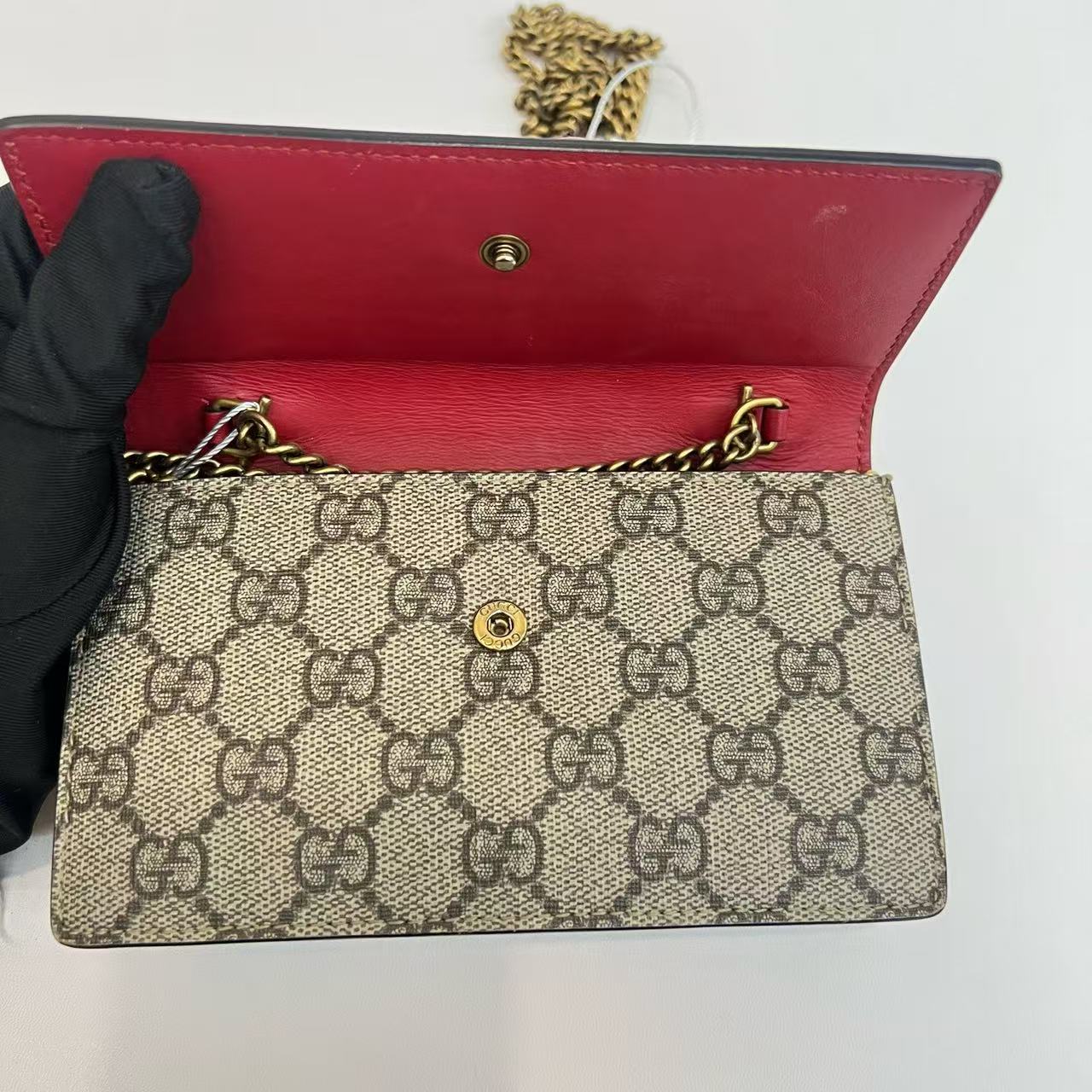 Gucci - Cherry GG Supreme Wallet on Chain - GG Supreme coated canvas with leather trim - Beige and Ebony - (mini)