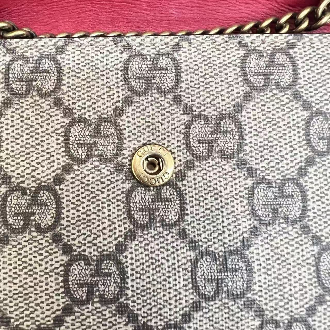 Gucci - Cherry GG Supreme Wallet on Chain - GG Supreme coated canvas with leather trim - Beige and Ebony - (mini)