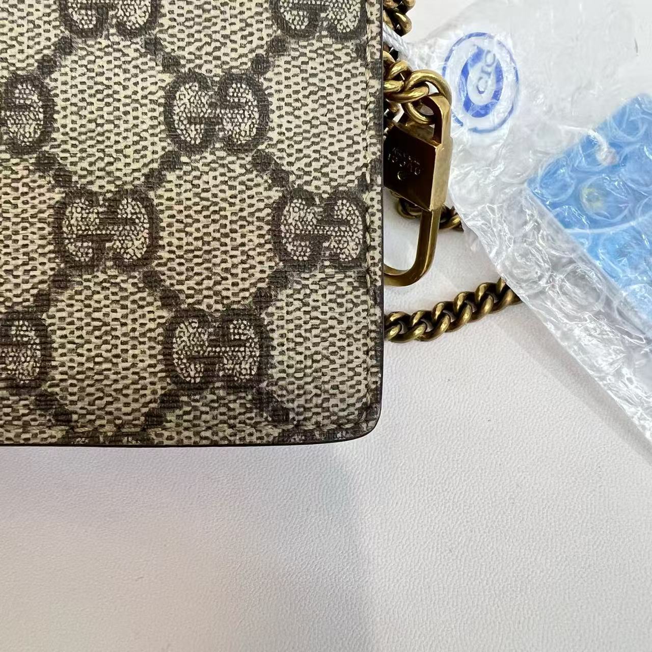 Gucci - Cherry GG Supreme Wallet on Chain - GG Supreme coated canvas with leather trim - Beige and Ebony - (mini)