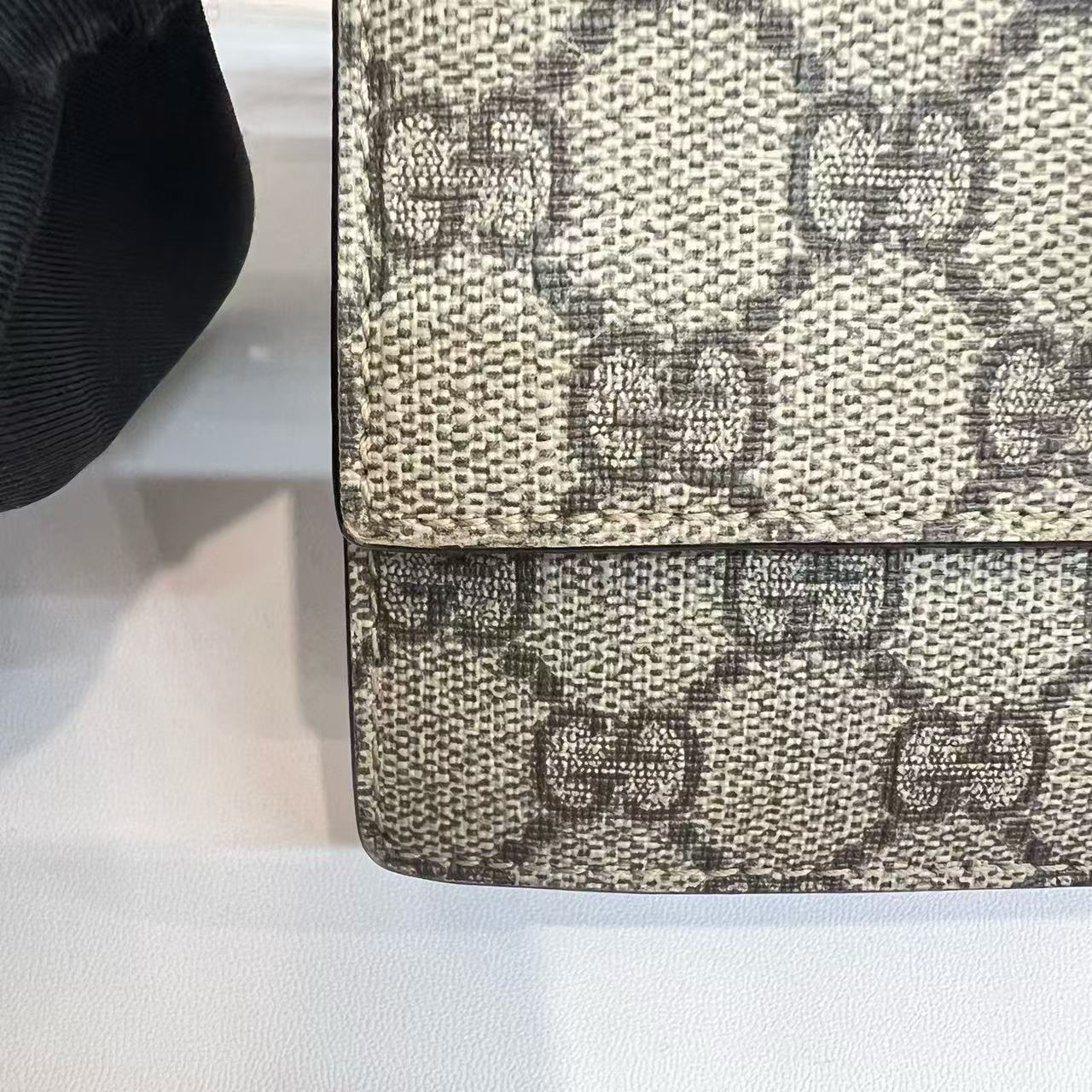 Gucci - Cherry GG Supreme Wallet on Chain - GG Supreme coated canvas with leather trim - Beige and Ebony - (mini)