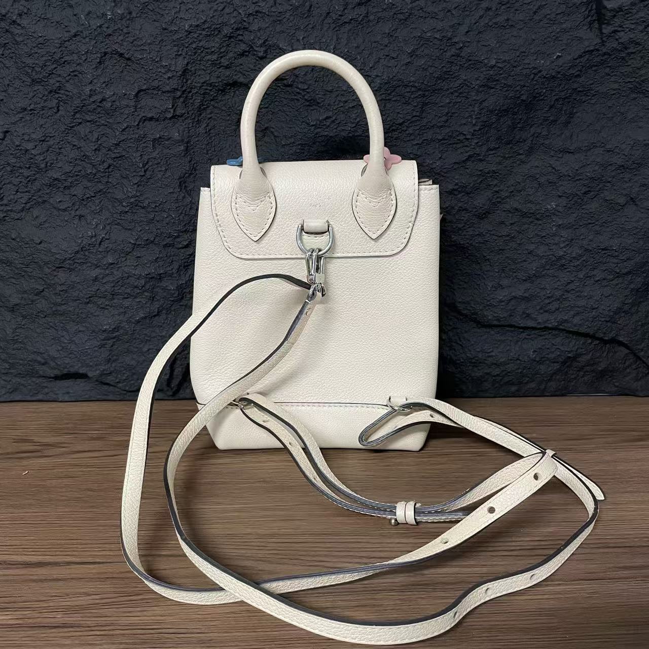 Louis Vuitton - Lockme Vertical Backpack - Grained calfskin leather - Beige with Multicolour accents - (Small)