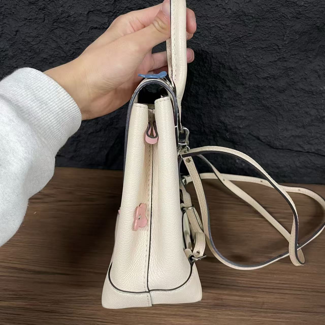 Louis Vuitton - Lockme Vertical Backpack - Grained calfskin leather - Beige with Multicolour accents - (Small)