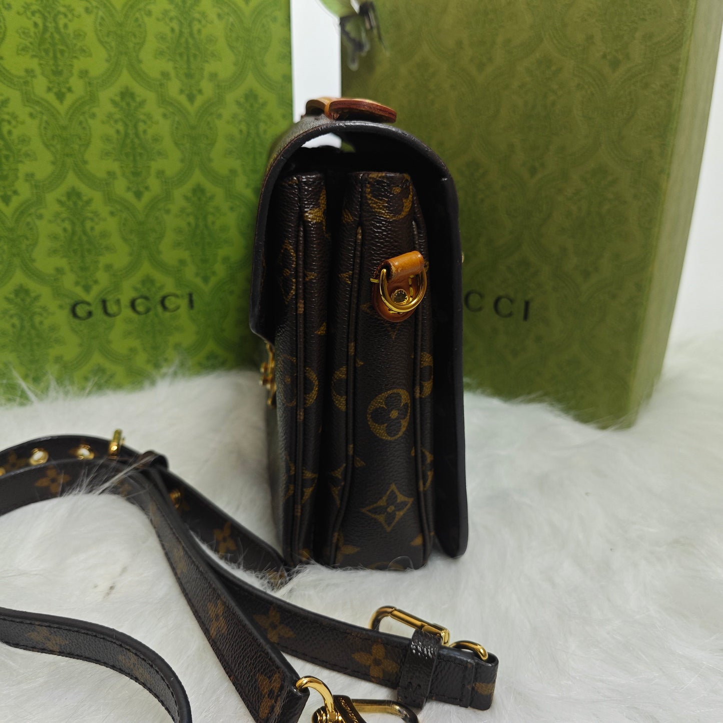 Louis Vuitton - Pochette Métis - Monogram coated canvas with Vachetta leather trim - Brown - (Medium)
