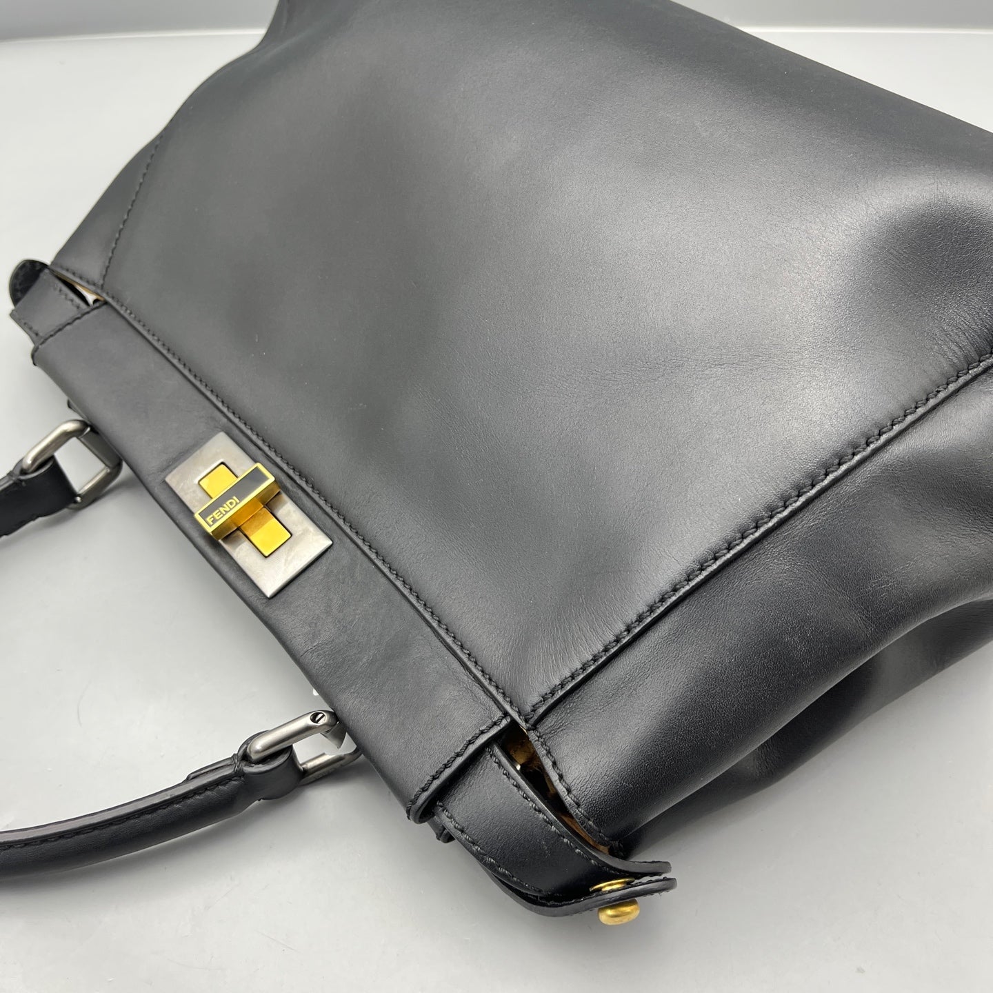 Fendi - Peekaboo - Calfskin leather with pony-style calfskin interior - Black - (Medium)