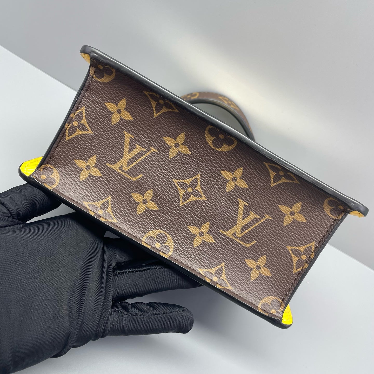 Louis Vuitton - Pochette Metis - Patent leather - Gold - (Small)