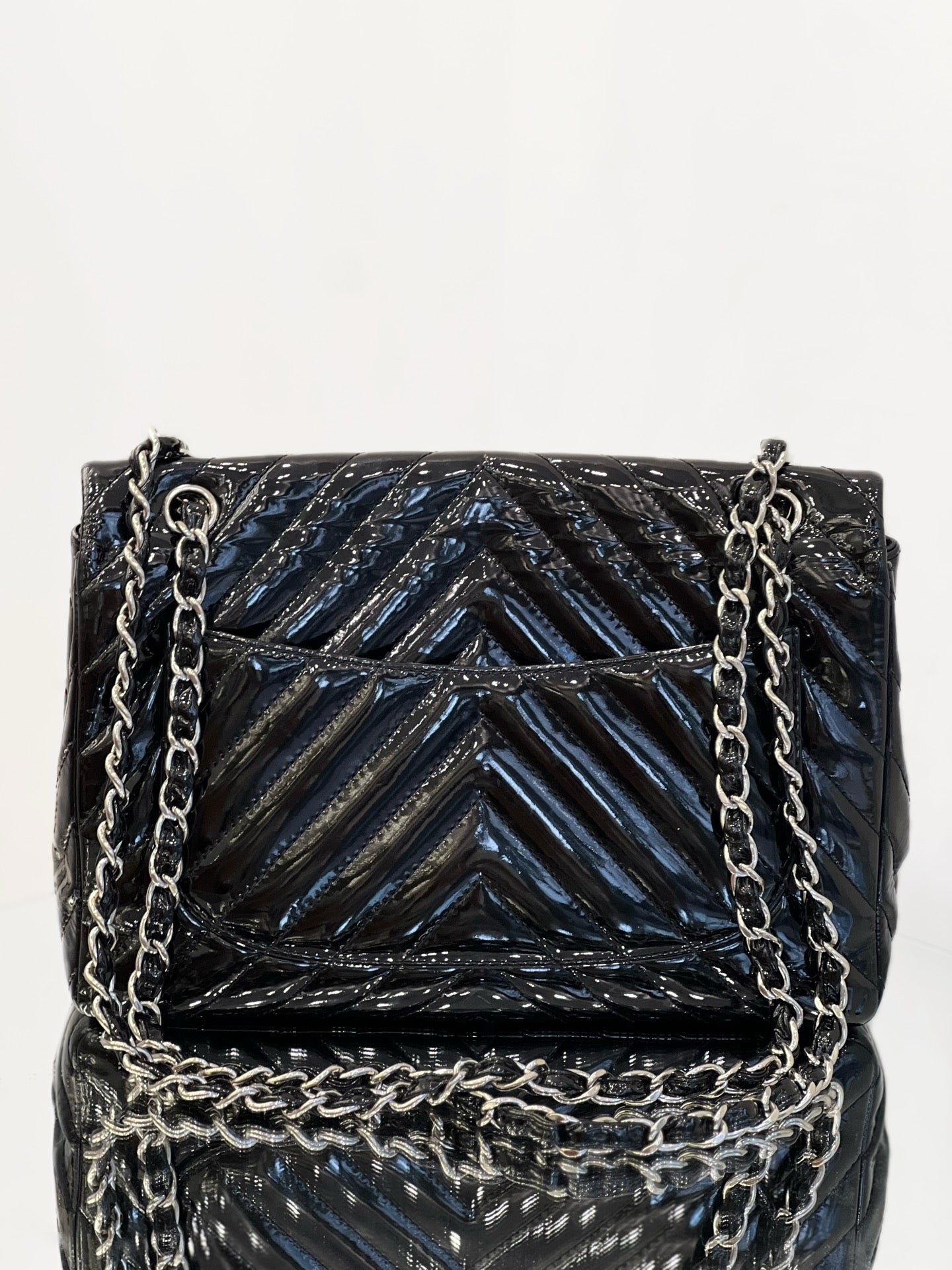 Chanel - Classic Flap Jumbo Maxi - Patent leather - Black - (Large)
