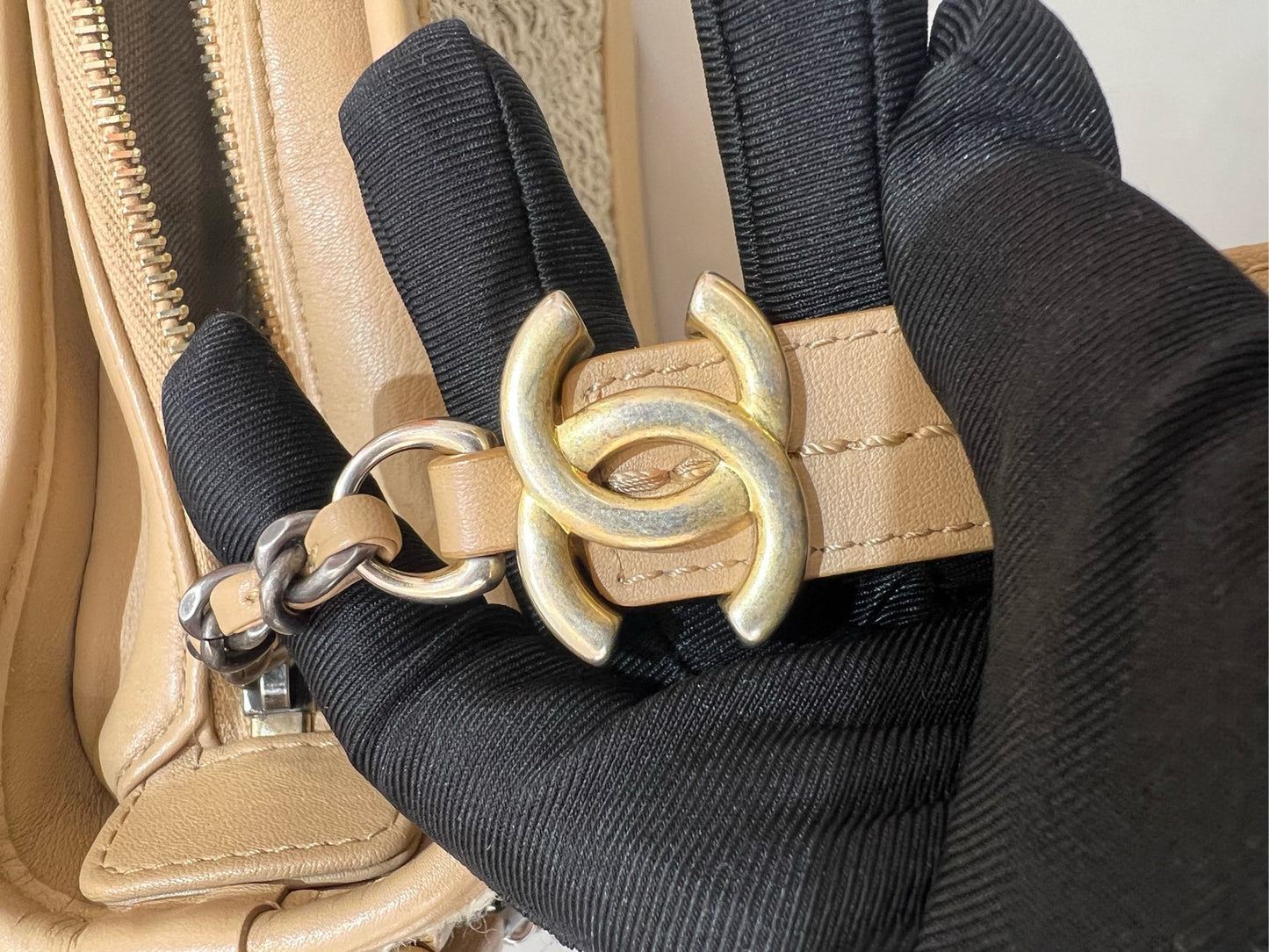 Chanel - Gabrielle Hobo Bag - Tweed and calfskin leather - Beige - (Small)