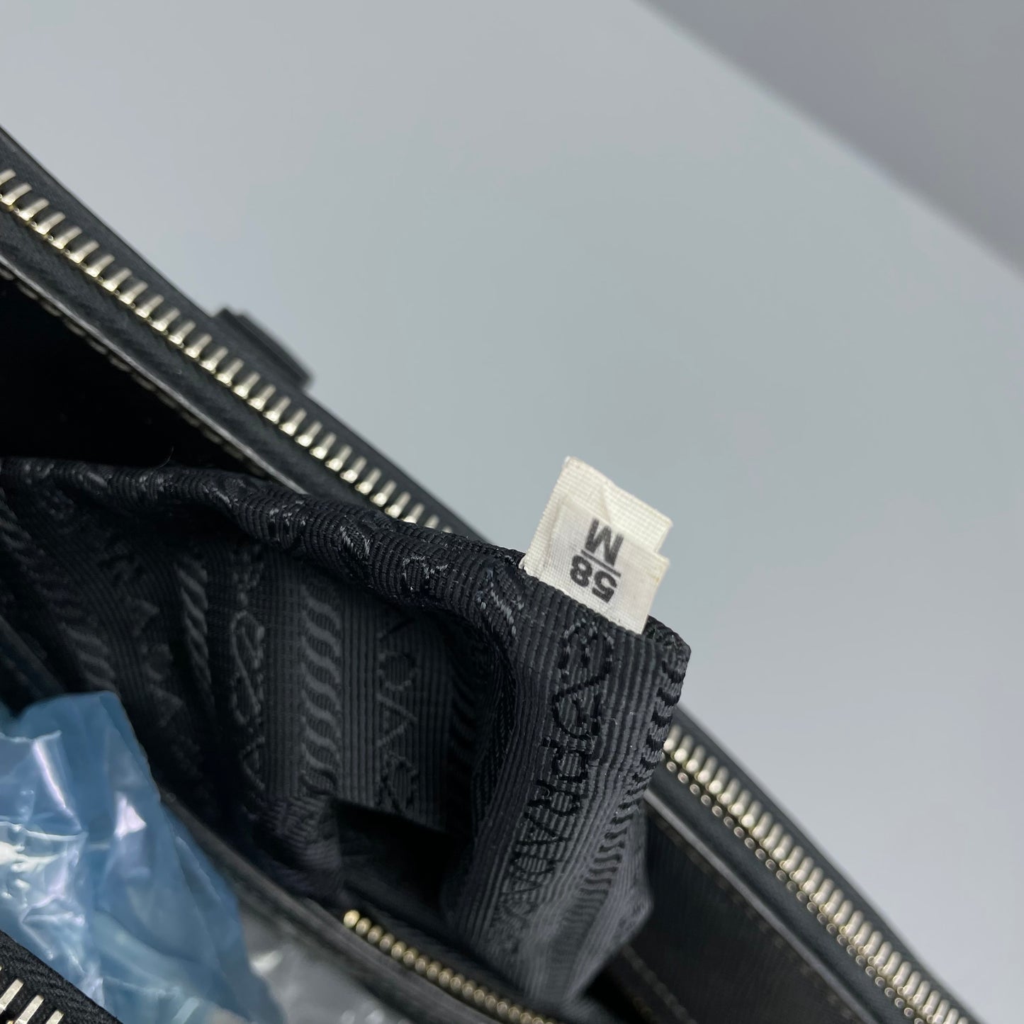 Prada - Galleria Tote (Saffiano Lux) - Saffiano leather - Black - (Medium)