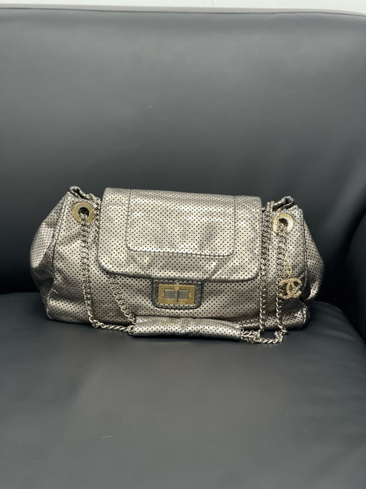 Chanel - 2.55 Reissue Perforated Flap Bag - Cowhide leather - Silver - (medium)