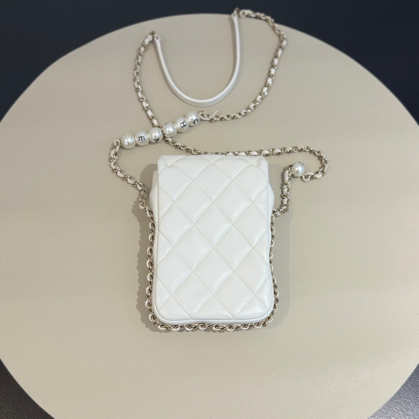 Chanel - Phone Holder with Pearl Chain - Lambskin leather - White - (mini)