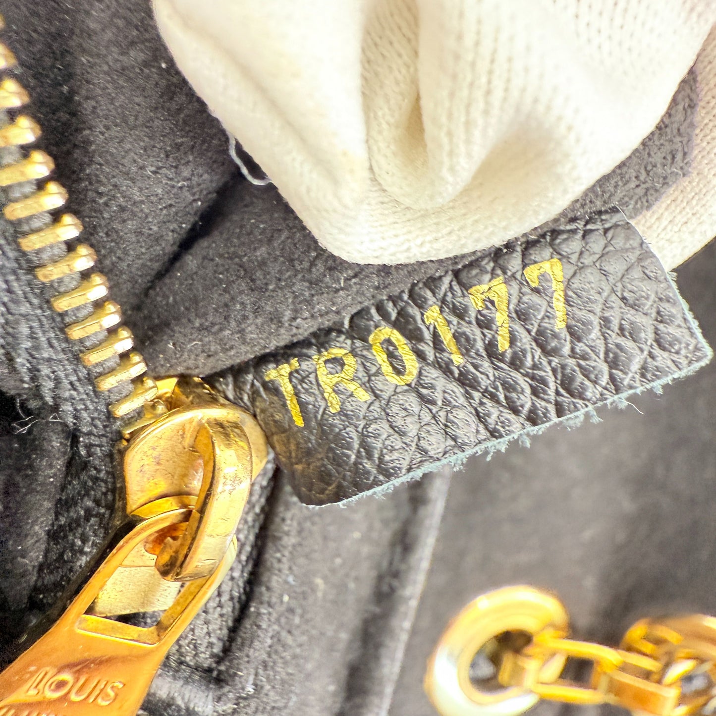 Louis Vuitton - Vivienne - Leather - Black - (Medium)