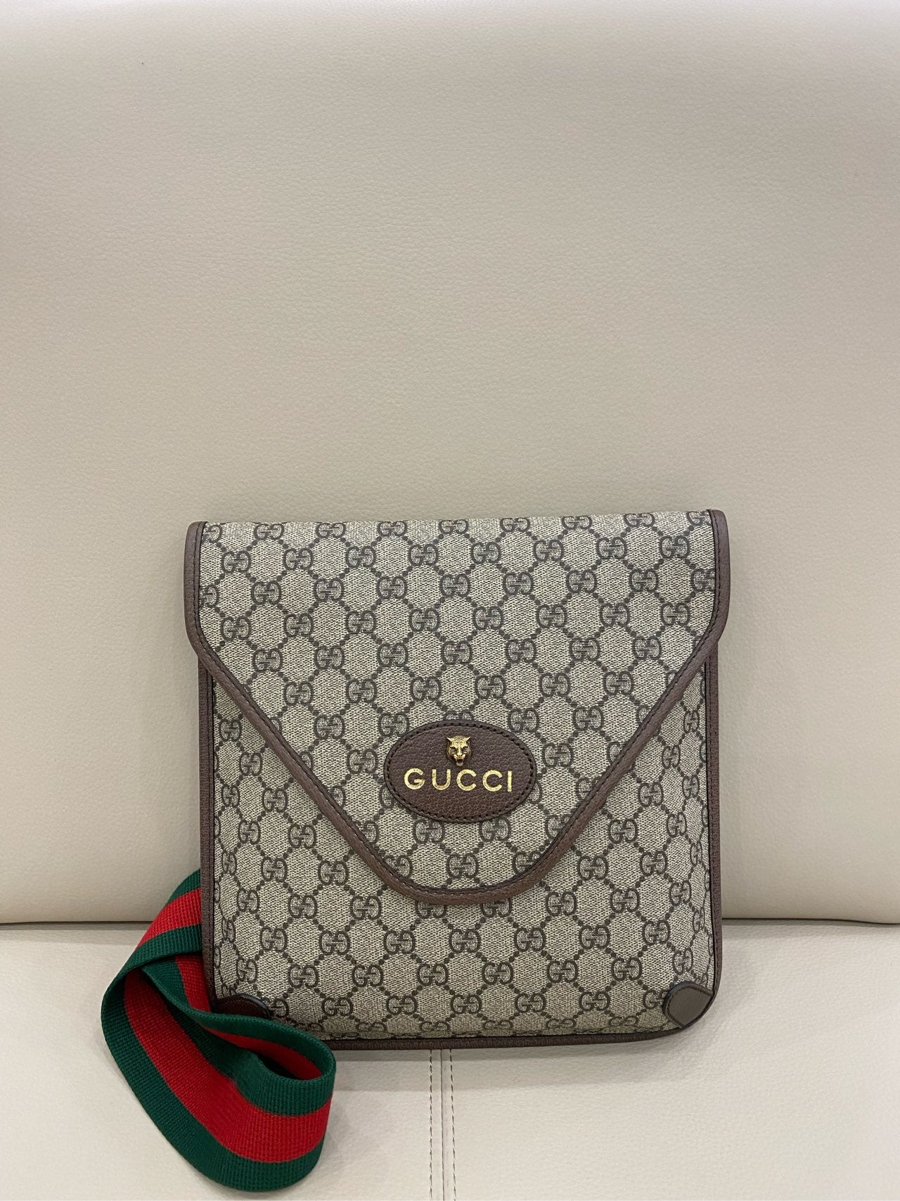 Gucci - Tiger Head Envelope Crossbody Bag - GG Supreme canvas with leather trim - Beige with brown trim and multicolour Web stripe - (Small)